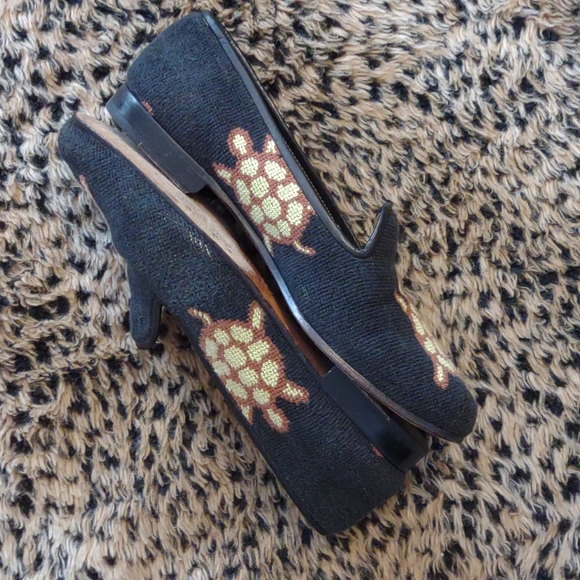 Stubbs & Wooten Turtle Needlepoint Loafers Sz. 7.5 - Picture 3 of 8